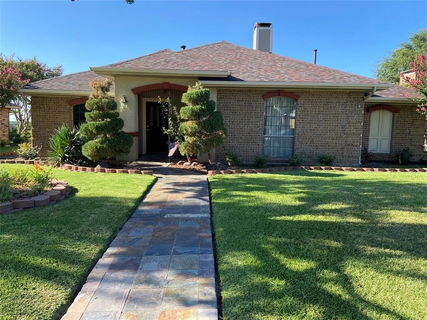 Beautiful 1 story Carrollton Home