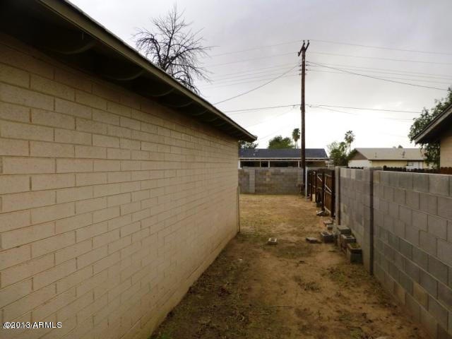 2944 N 40 DR