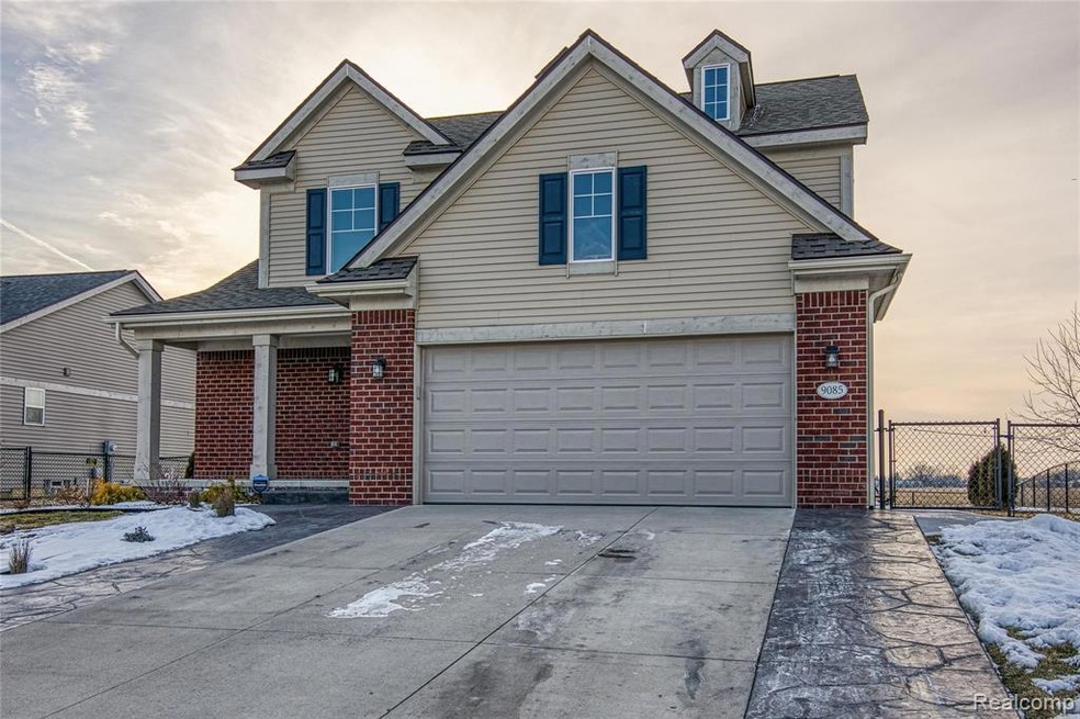 smaller 9085 Birch Pointe Dr-6.jpg
