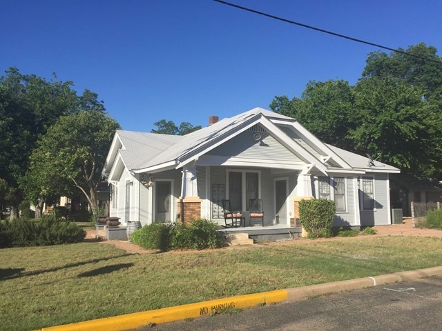 201 N Milam St, Fredericksburg, TX 78624 - photo 1