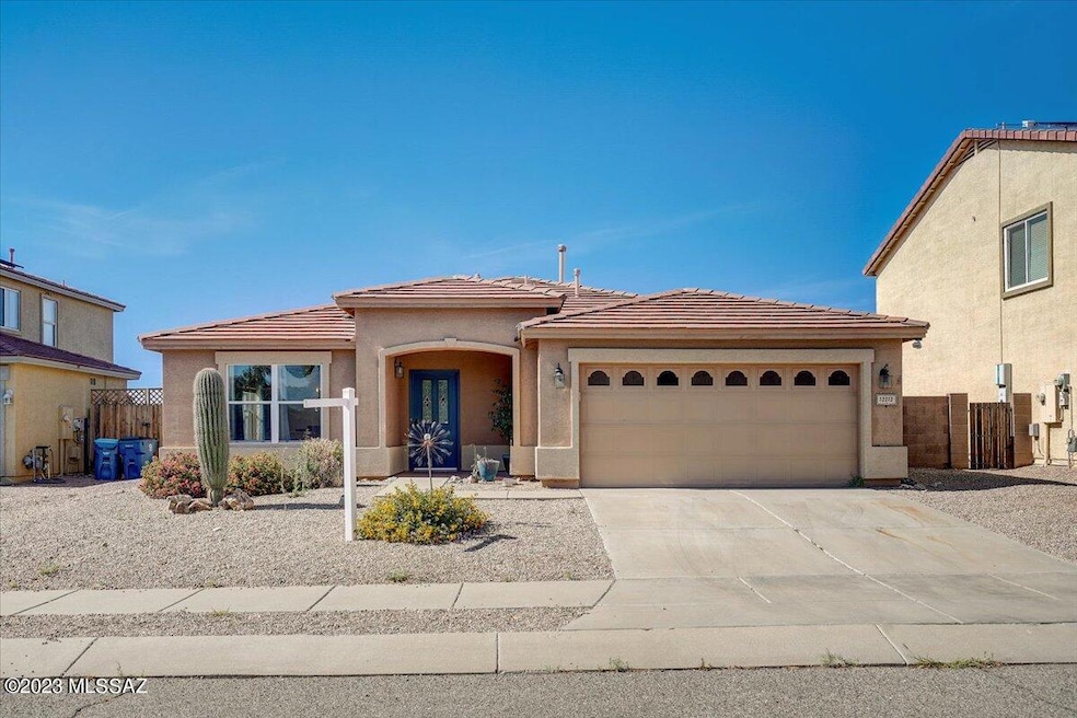 01-E Almond Crest Dr-001