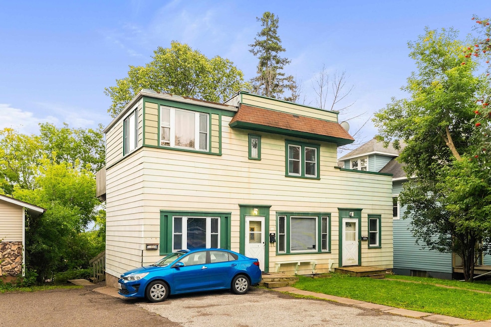 1526 E 1st St, Duluth, MN 55812 - photo 1