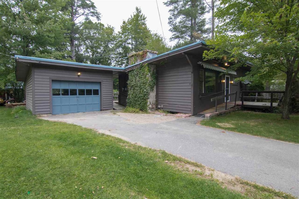 121 Paradise Rd, North Woodstock, NH 03262 - photo 1