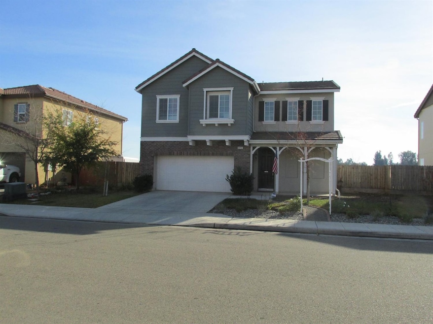 6853 E Princeton Ave, Fresno, CA 93727 - photo 1