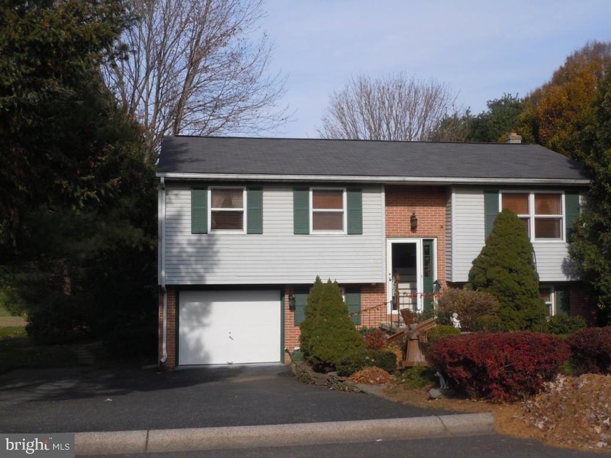 259 Orchard View Dr, Leola, PA 17540 - photo 1