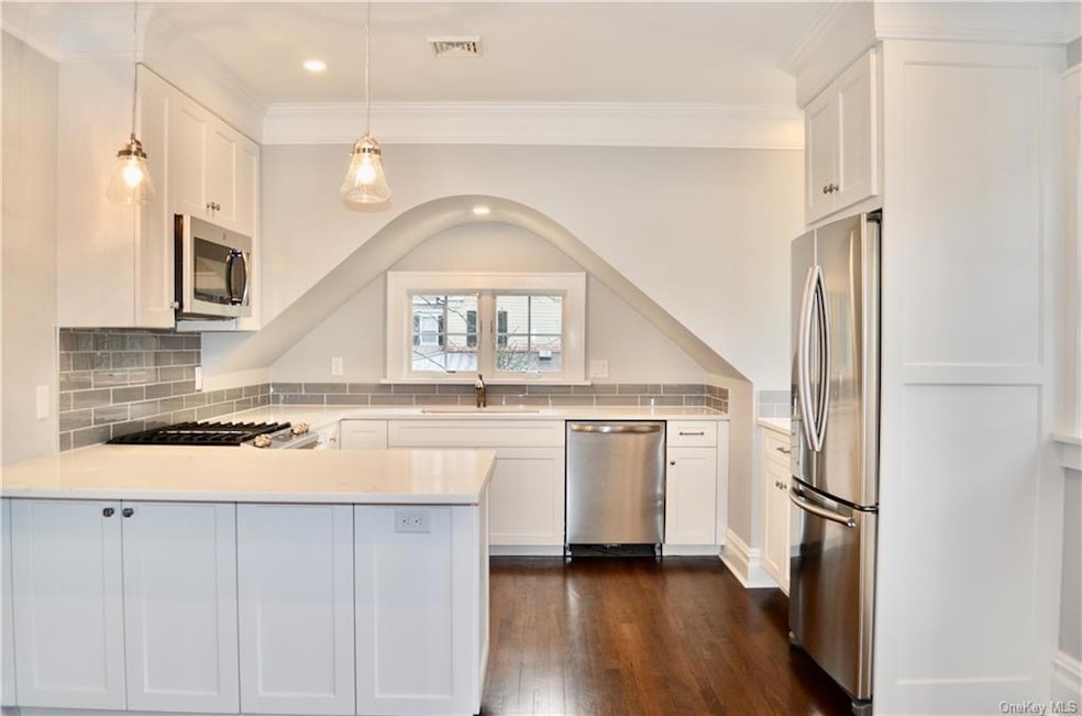 82 Douglas Rd, Chappaqua, NY 10514 - photo 1