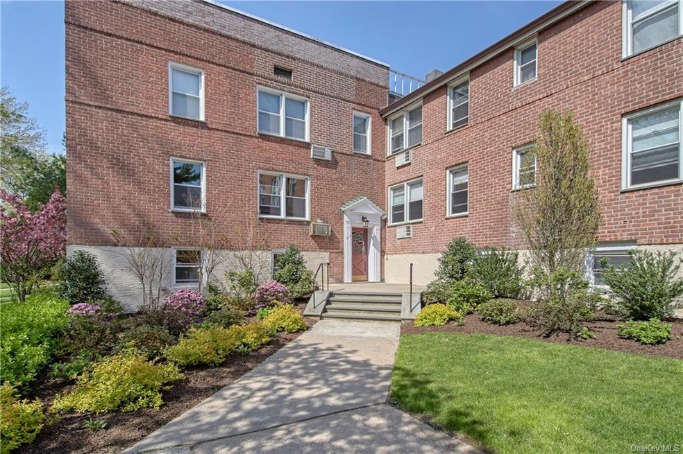 315 Palmer Terrace unit 1F, Mamaroneck, NY 10543 - photo 1