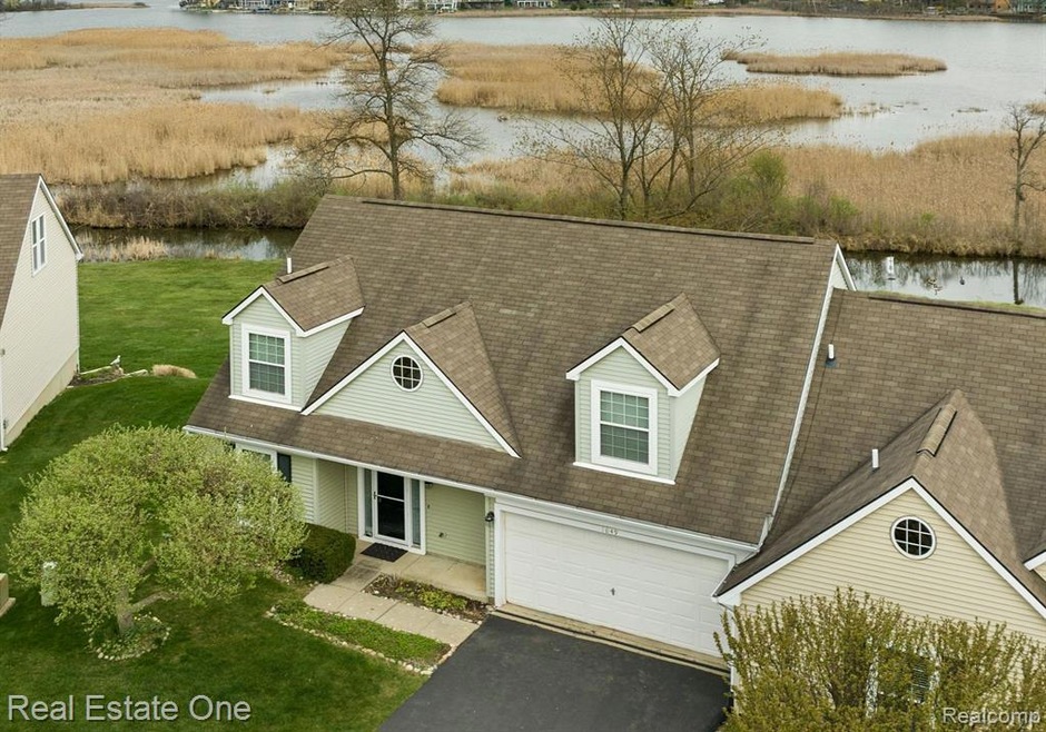 1049 Audubon Dr unit 5, Waterford, MI 48328 - photo 1