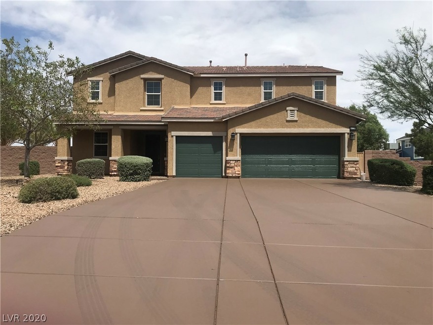 EXTRA LONG DRIVEWAY WHICH IS FRESHLY PAINTED ALONG