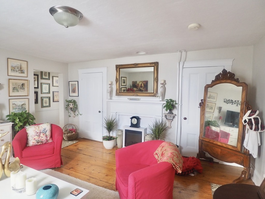 26 Washington Square unit 2, Marblehead, MA 01945 - photo 1