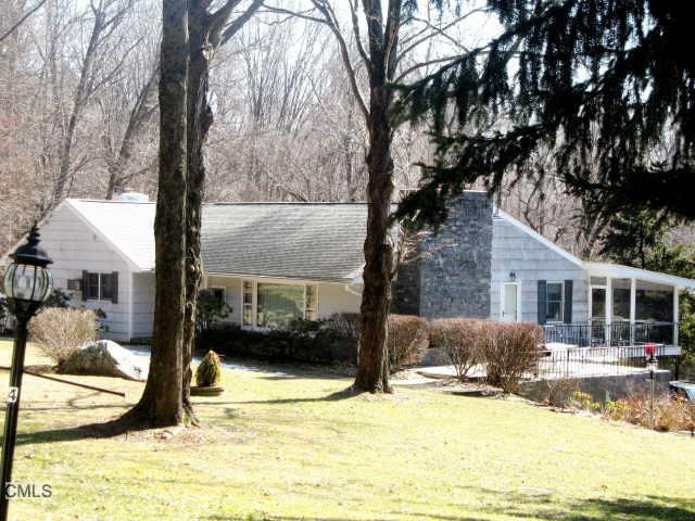 4 Peaceable St, Redding, CT 06896 - photo 1