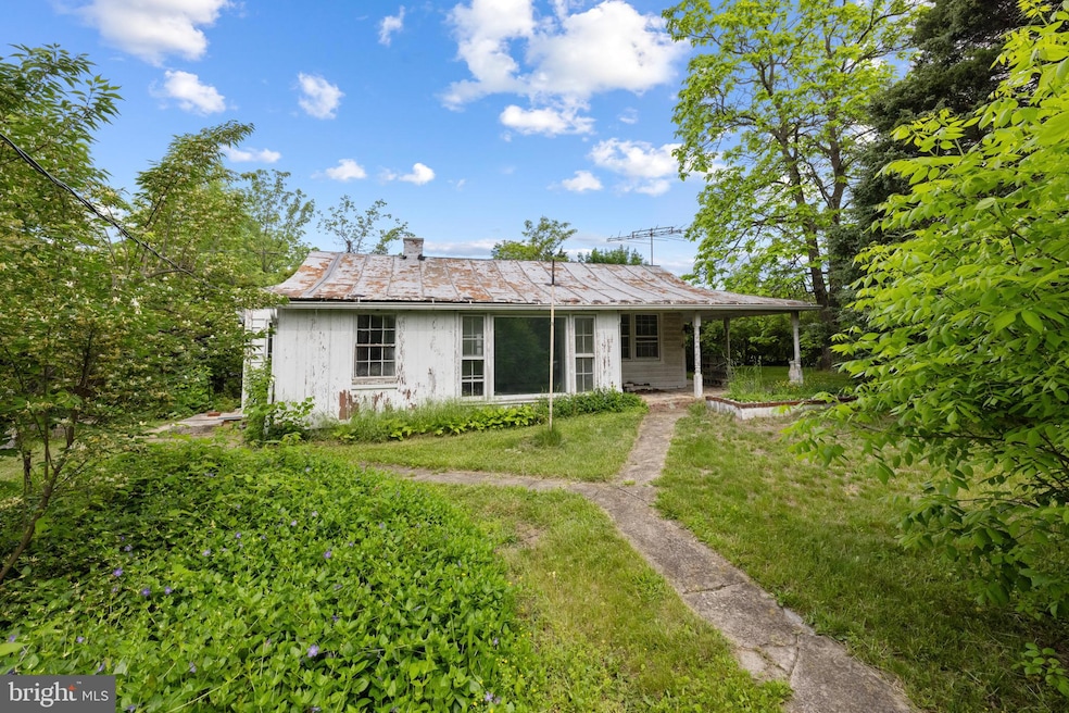 1890 Fairfax Pike, White Post, VA 22663 - photo 1