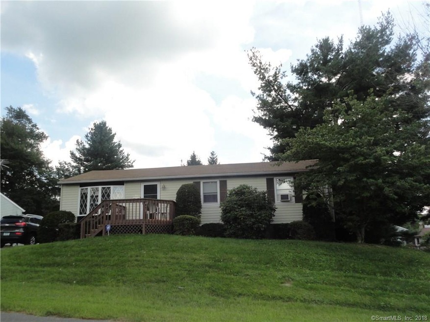 71 Deering Ln, Waterbury, CT 06706 - photo 1