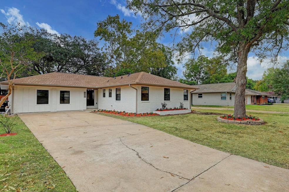 11221 Elbeck Dr, Houston, TX 77035 - photo 1
