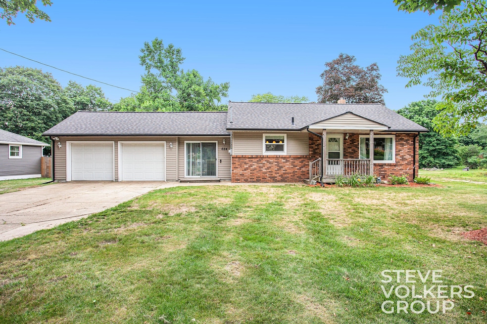 624 S Locust Street, Wayland