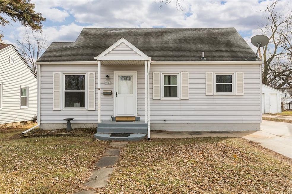 1823 Williams Blvd SW, Cedar Rapids, IA 52404 - photo 1