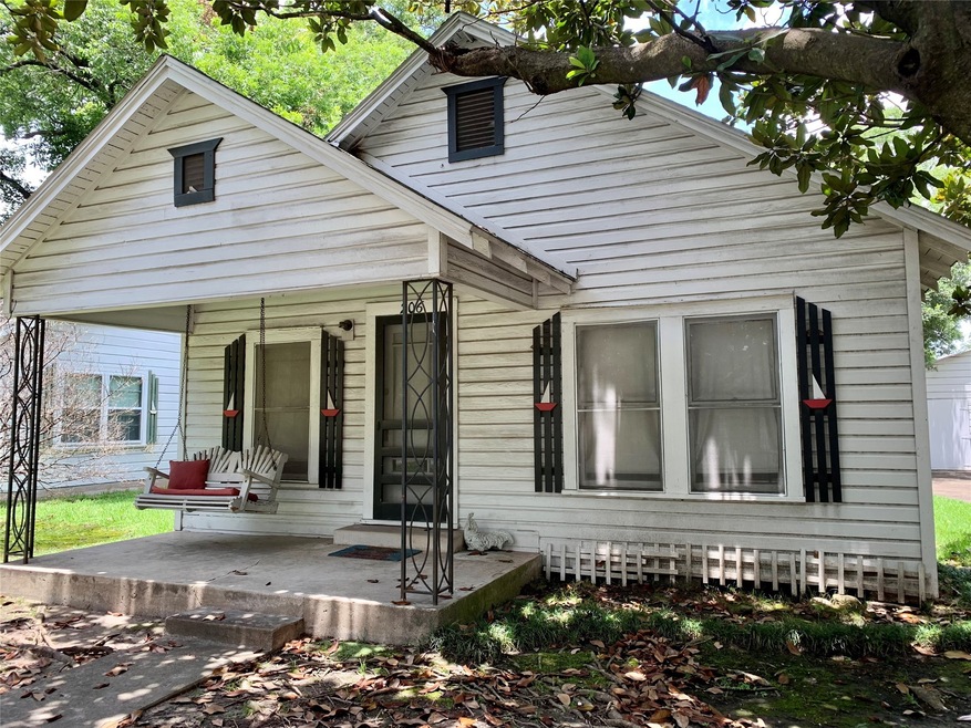 206 Westfield St, Houston, TX 77022 - photo 1