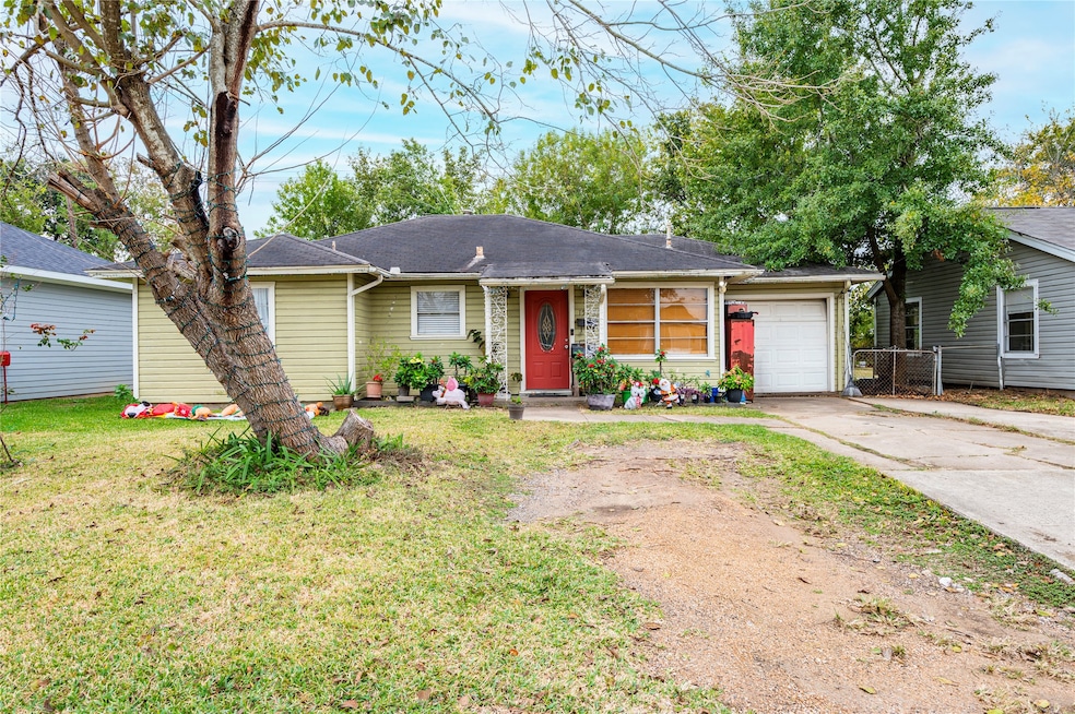 1504 Harris Ave, Pasadena, TX 77506 - photo 1