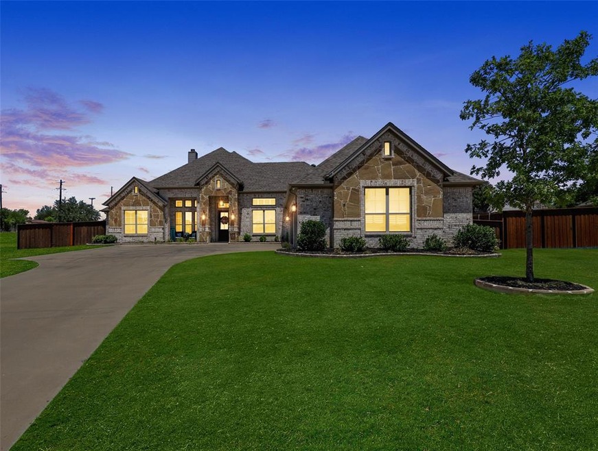 104 Oxford Ct, Weatherford, TX 76088 - photo 1