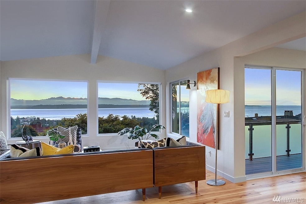 821 12th Ave N, Edmonds, WA 98020 - photo 1