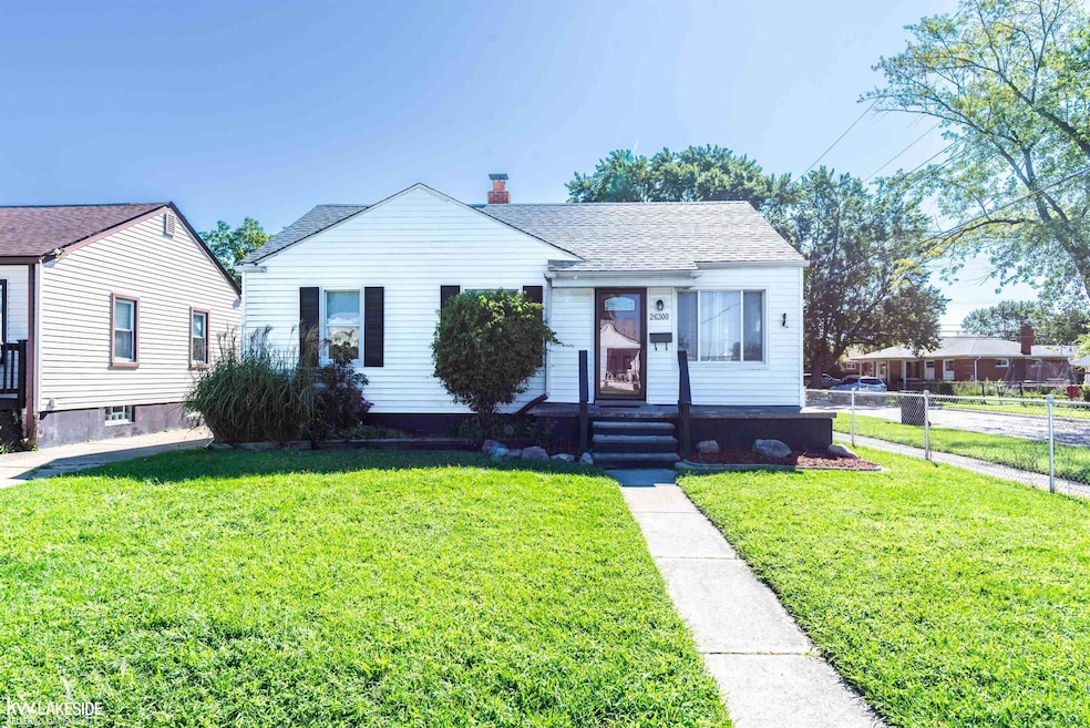 26300 Blumfield St, Roseville, MI 48066 - photo 1