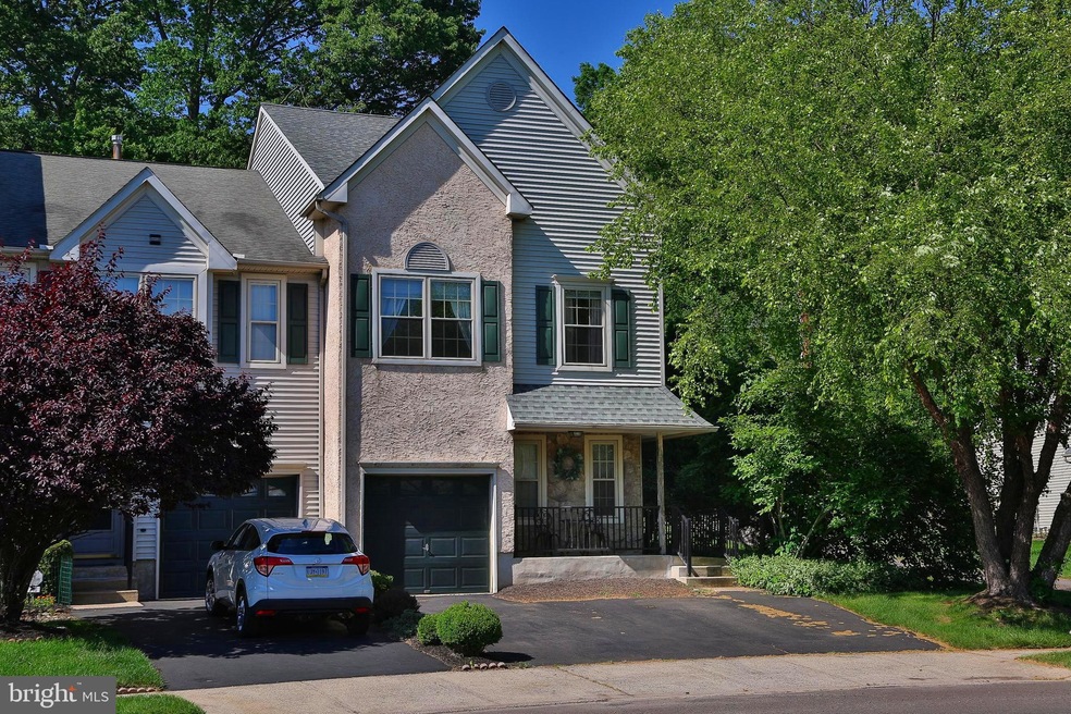 742 Willopenn Dr, Southampton, PA 18966 - photo 1