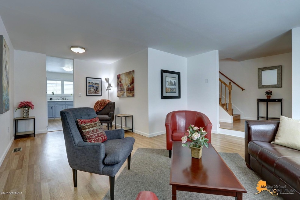Lovely 3 BR Townhouse!
