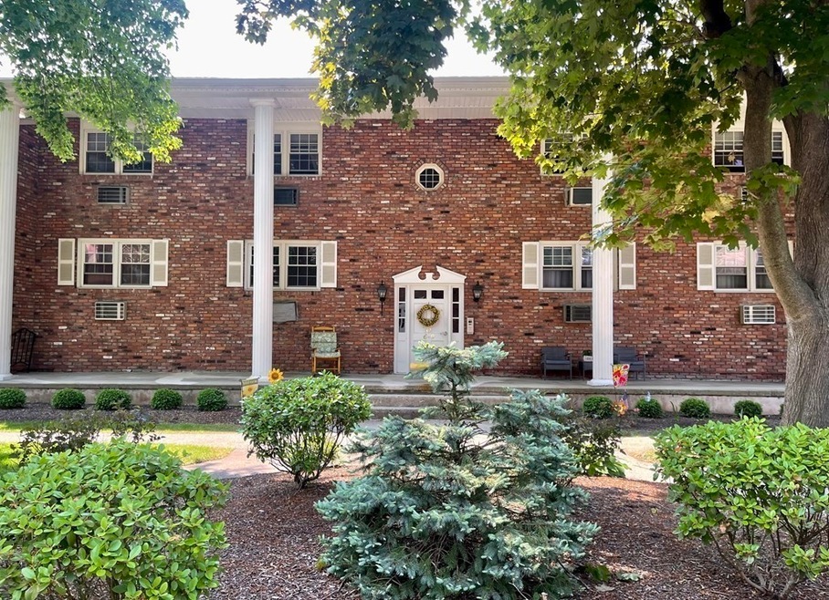 418 Meadow St unit C6, Agawam, MA 01001 - photo 1