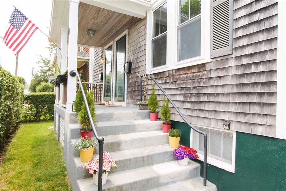 9 Earl Ave unit 1, Newport, RI 02840 - photo 1