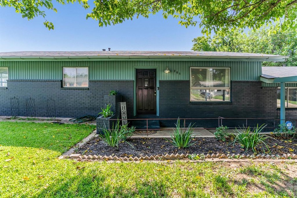 205 Case St, Weatherford, TX 76086 - photo 1