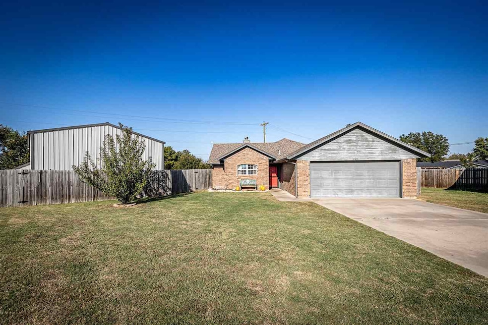 101 NW Jordan Way, Cache, OK 73527 - photo 1