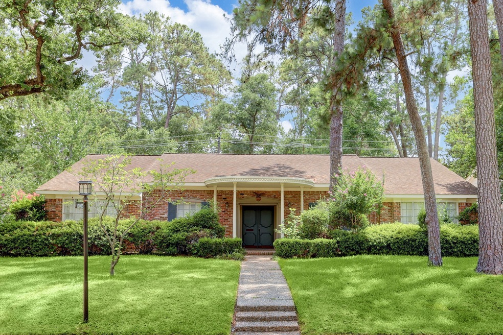 10003 Pine Forest Rd, Houston, TX 77042 - photo 1