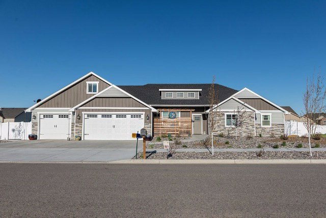2905 Trevino Dr, Blackfoot, ID 83221 - photo 1