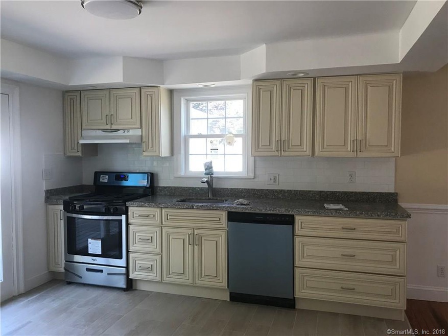 541 Sedgewick Ave, Stratford, CT 06615 - photo 1