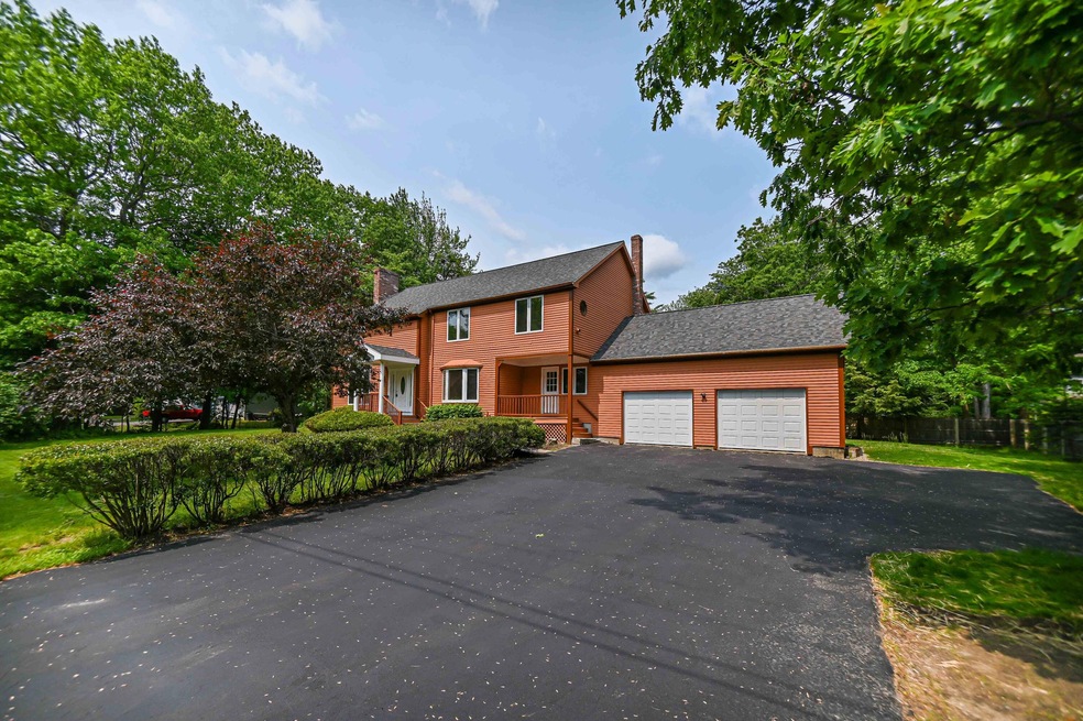 37 Chestnut St, Old Orchard Beach, ME 04064 - photo 1