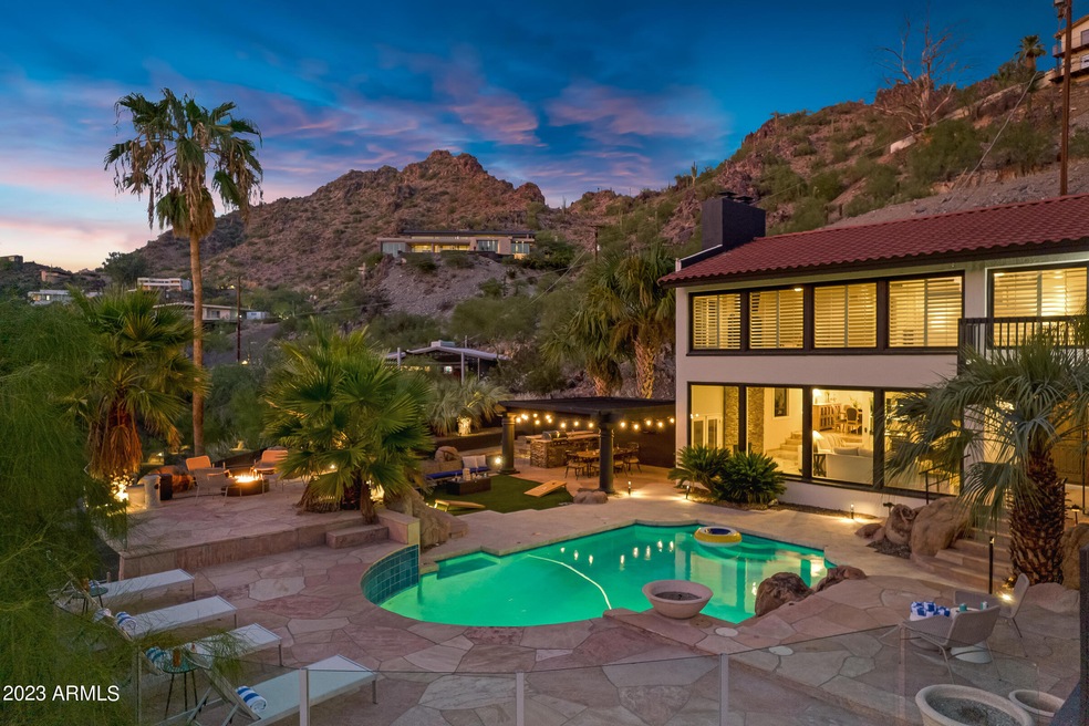 Amazing Hillside Location