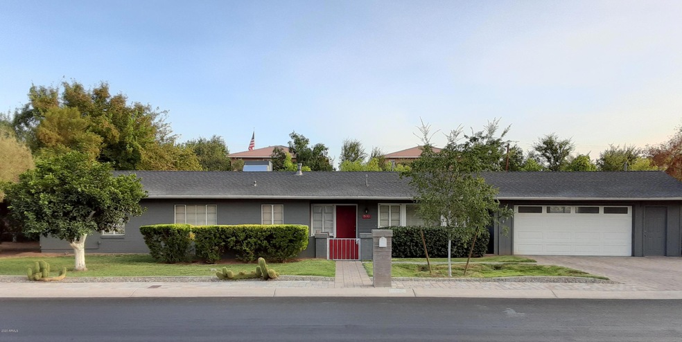 1531 E San Juan