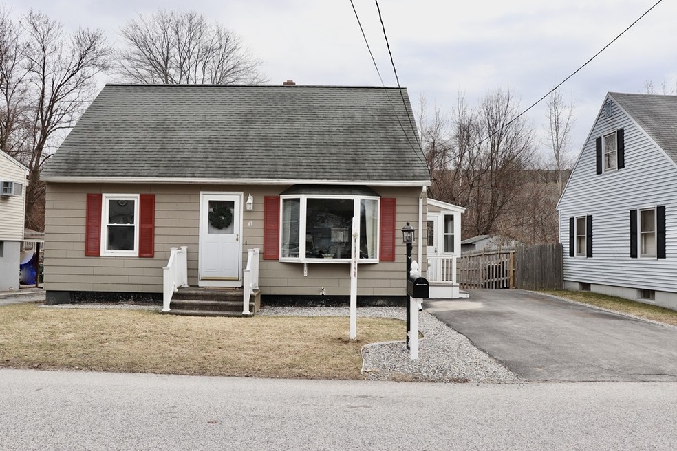 43 Bow St, Manchester, NH 03103 - photo 1