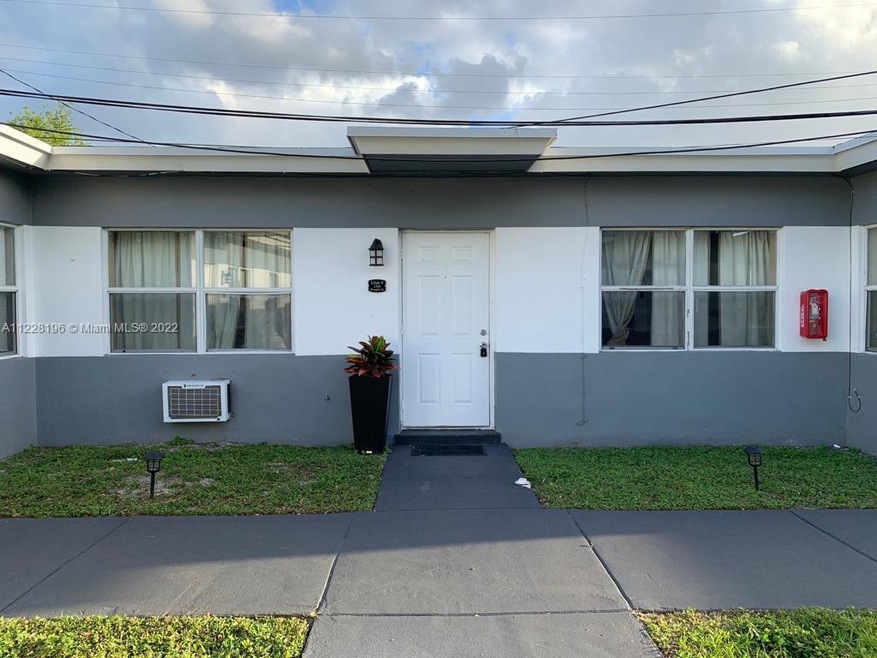 2300 Douglas St unit 4, Hollywood, FL 33020 - photo 1