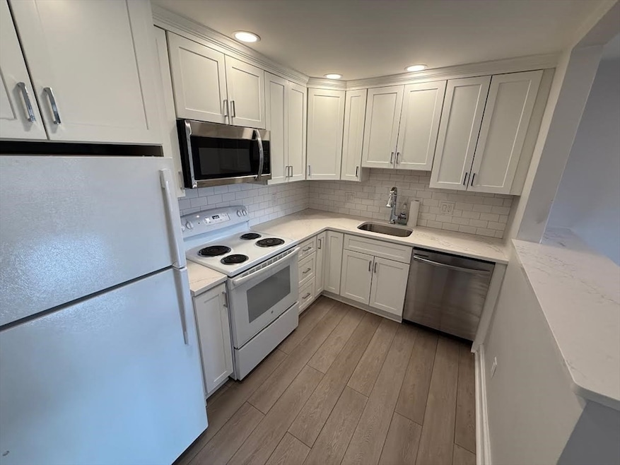 21 Warren St unit 2-4, Waltham, MA 02453 - photo 1