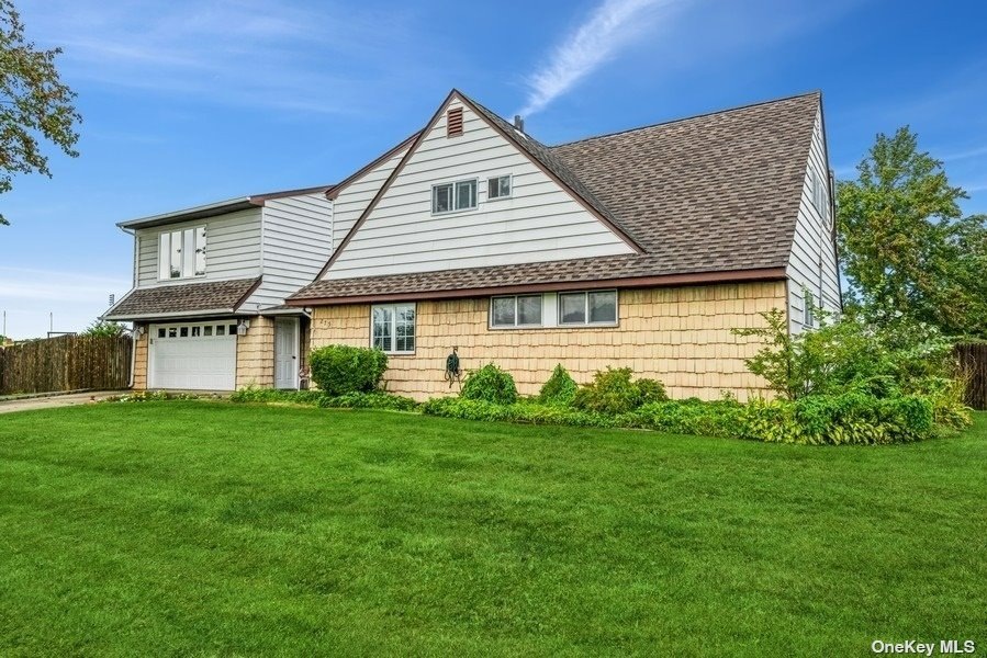 275 Sprucewood Dr, Levittown, NY 11756 - photo 1