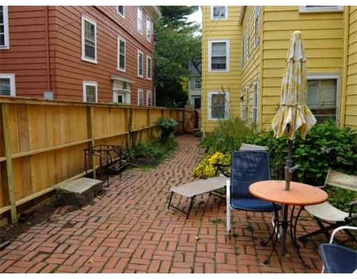 206 Washington St unit 2, Marblehead, MA 01945 - photo 1