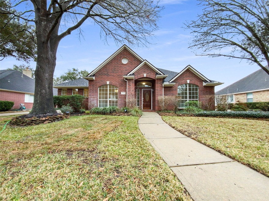 8906 Apple Mill Dr, Houston, TX 77095 - photo 1