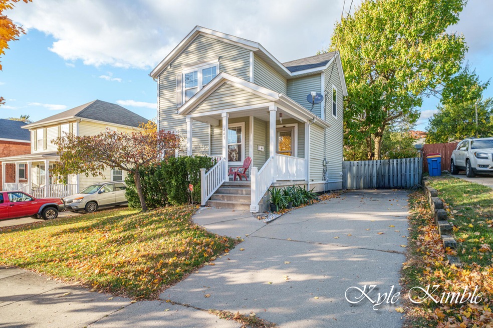 441 Howard St-19