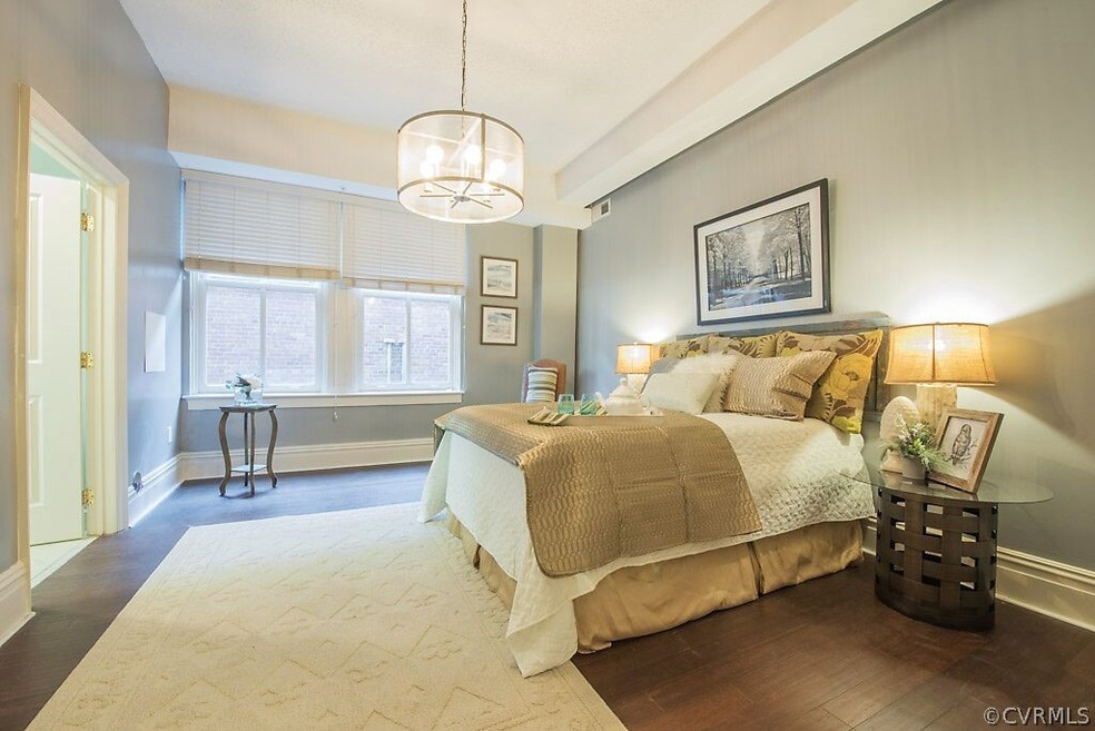 HUGE Bedroom with amazing ceilings! New Hardwoods