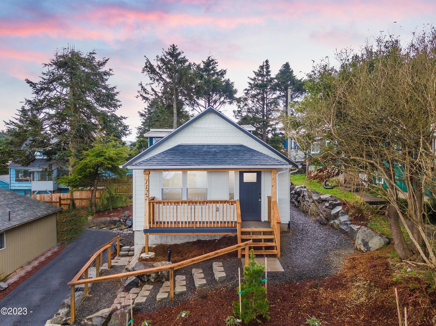 1122 SW 9th St, Lincoln City, OR 97367 - photo 1