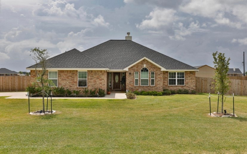 11019 Horseshoe Estates Dr, Needville, TX 77461 - photo 1