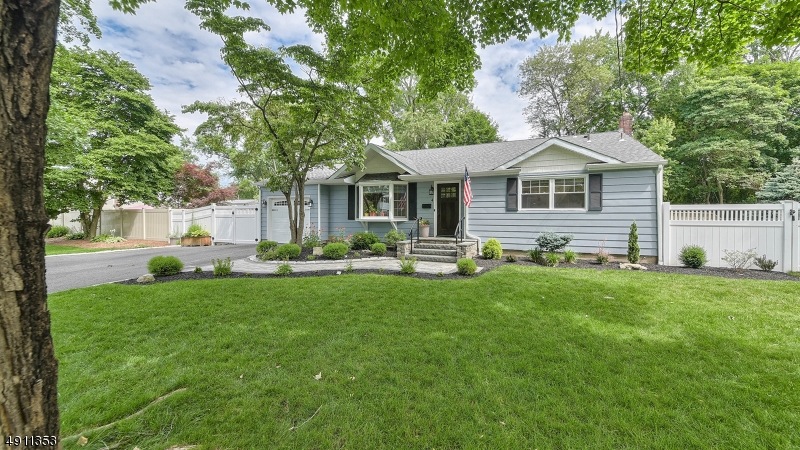 4 White Birch Ave, Pompton Plains, NJ 07444 - photo 1