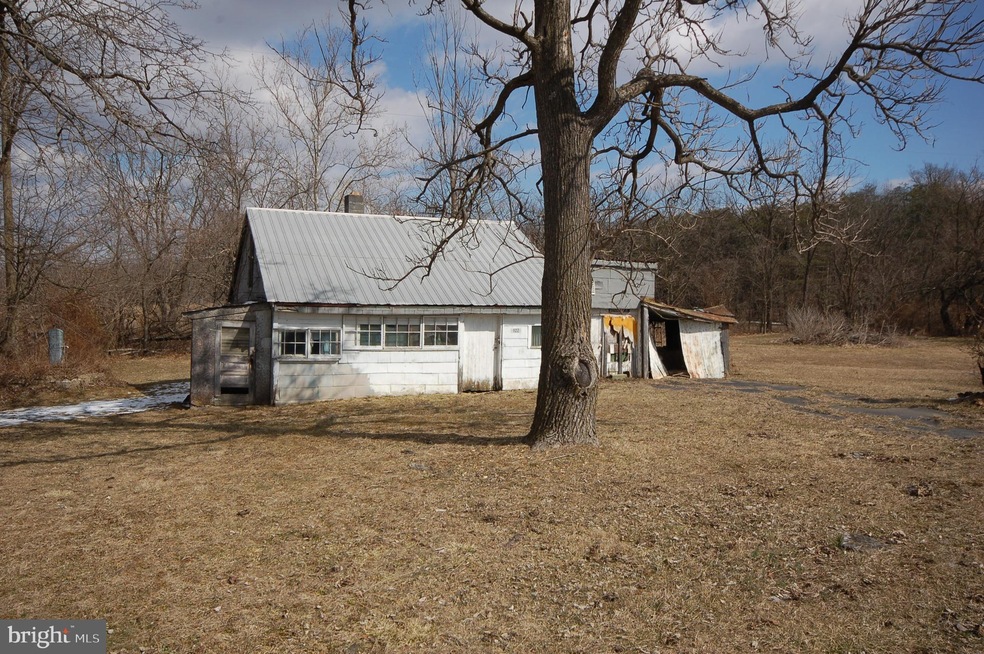 1122 Longmarsh Rd, Berryville, VA 22611 - photo 1