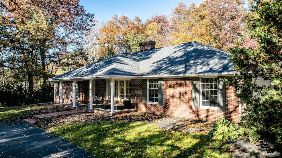 5983 Labs Run Ln, Penn Laird, VA 22846 - photo 1